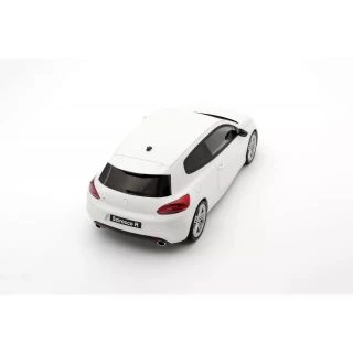 VOLKSWAGEN SCIROCCO 3 R PHASE 1 WHITE 2008 OttO mobile 1:18 Resinemodell (Türen, Motorhaube... nicht zu öffnen!)